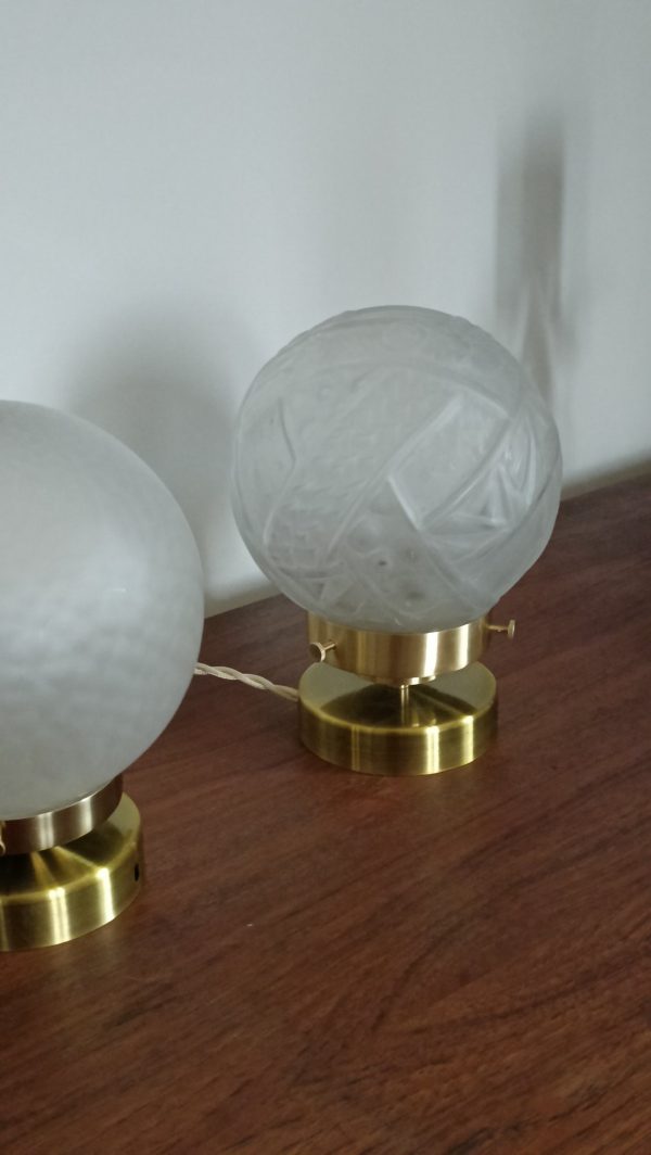 Lampe à poser globe art déco blanc – Image 2