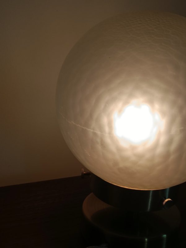 Lampe à poser globe vintage blanc gaufré – Image 7