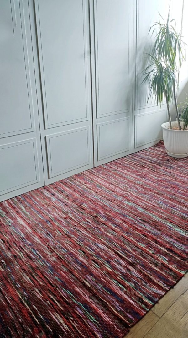 Grand tapis vintage tissé dans les tons roses